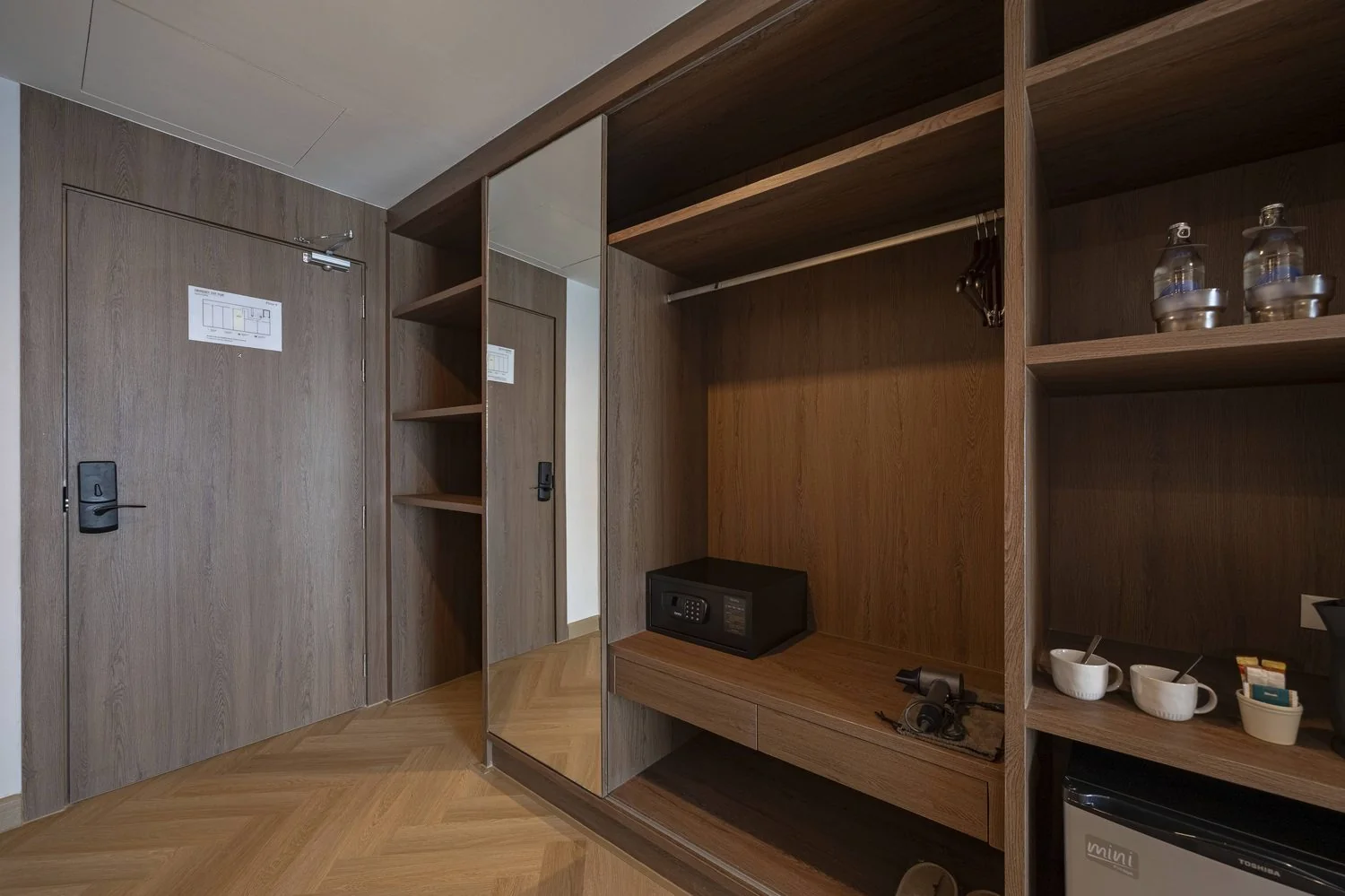 Premier King Room wardrobe and amenities