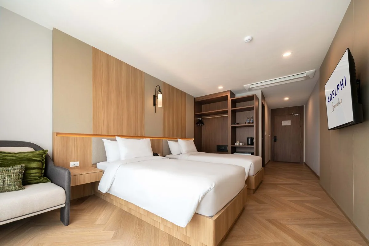 Premier Twin Room wardrobe and entrance