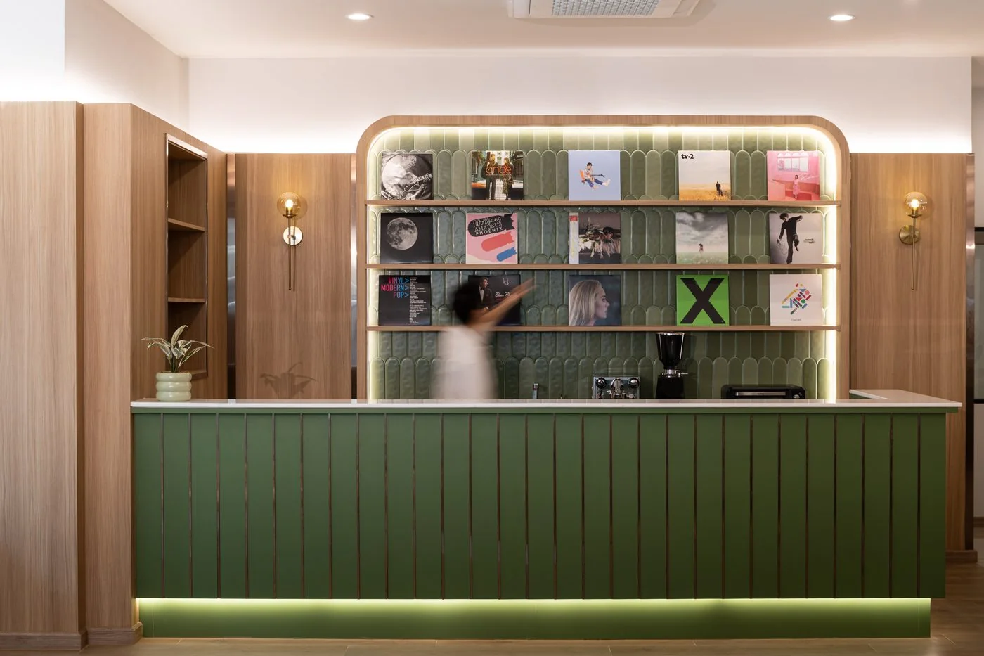 บาร์กาแฟ Adelfee Coffee ใน The Cultural Living Room